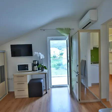 Apartment Barac - Podstrana